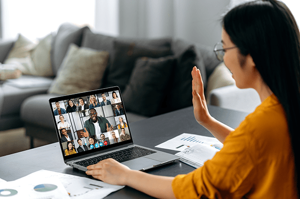 Remote workers in an online meeting